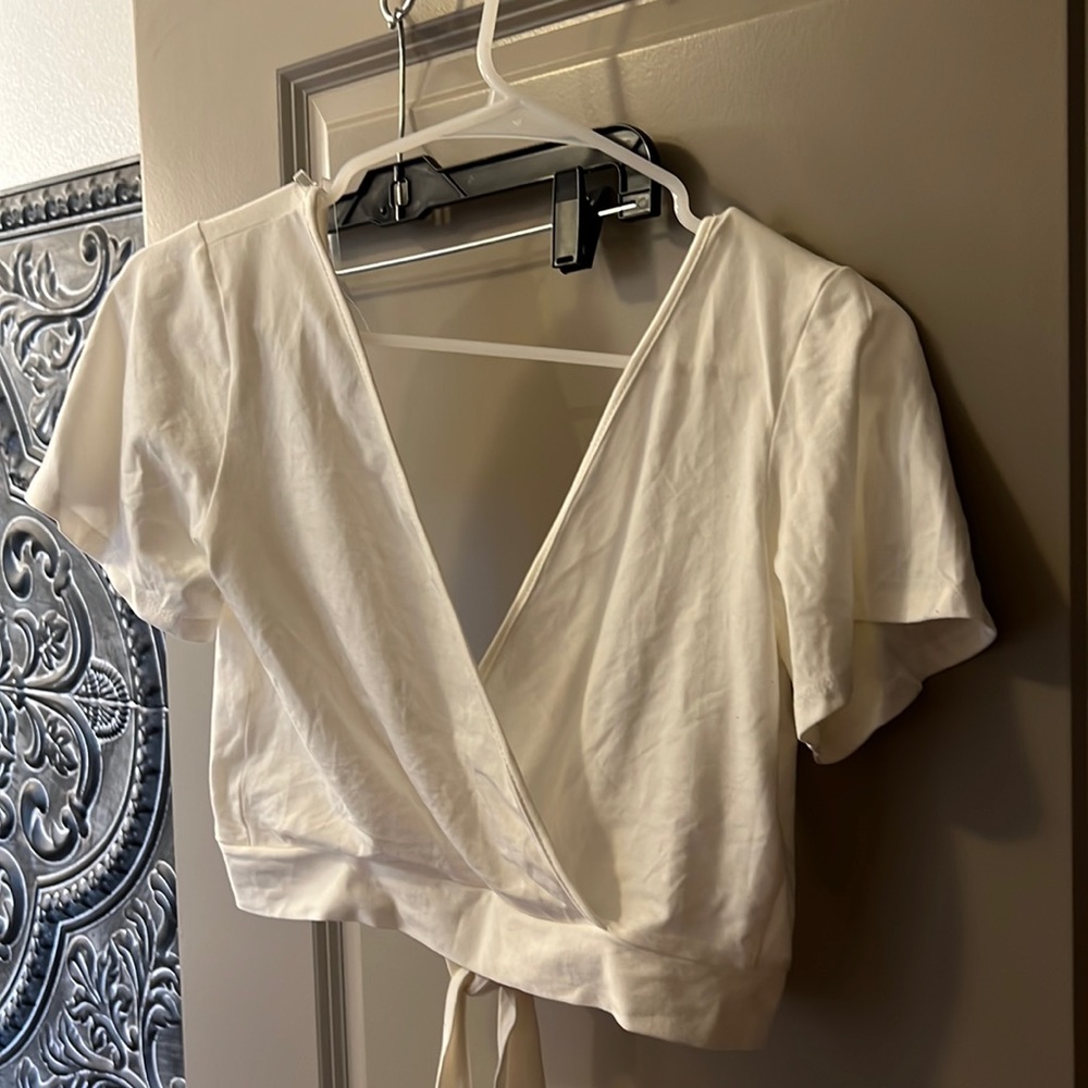 Twisted tie crop top